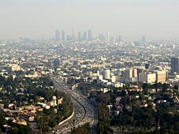 Лос-Анджелес. В этой части города (Сити) живёт около 10 миллионов человек...